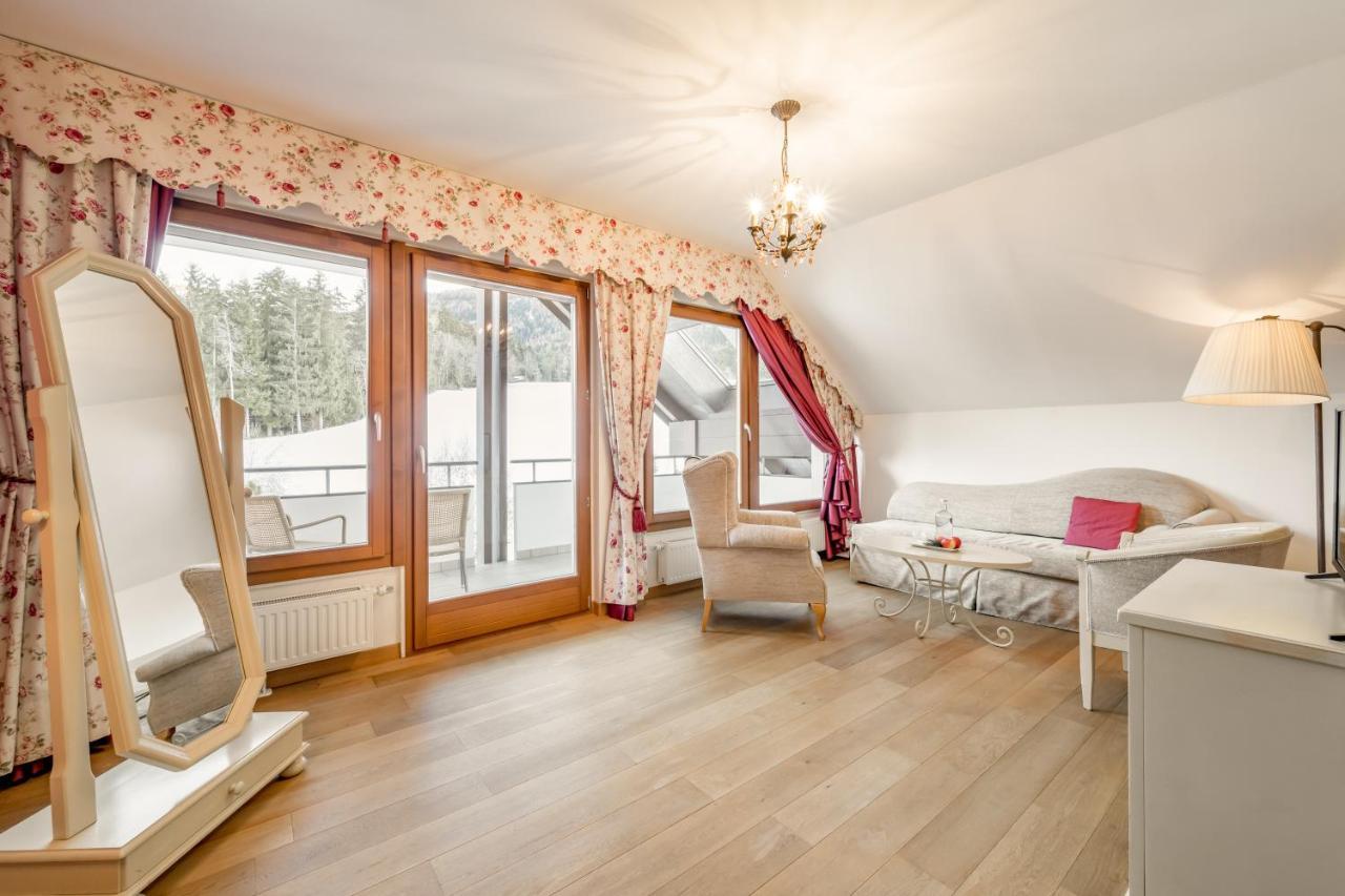Royal Hotel Hinterhuber ريسكوني المظهر الخارجي الصورة